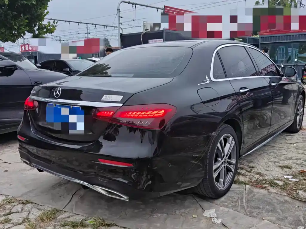 Mercedes-Benz E-Class — миниатюра 7