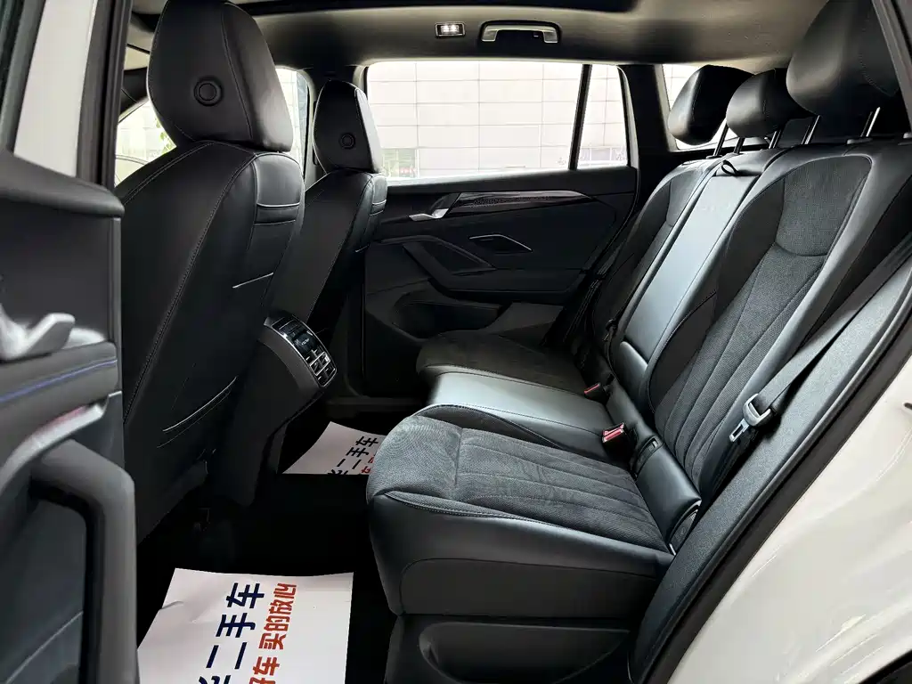 Volkswagen Tiguan L — миниатюра 7