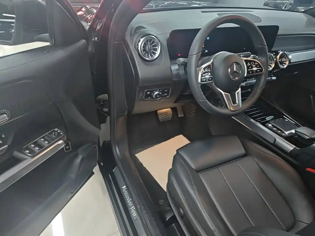 Mercedes-Benz GLB — миниатюра 16