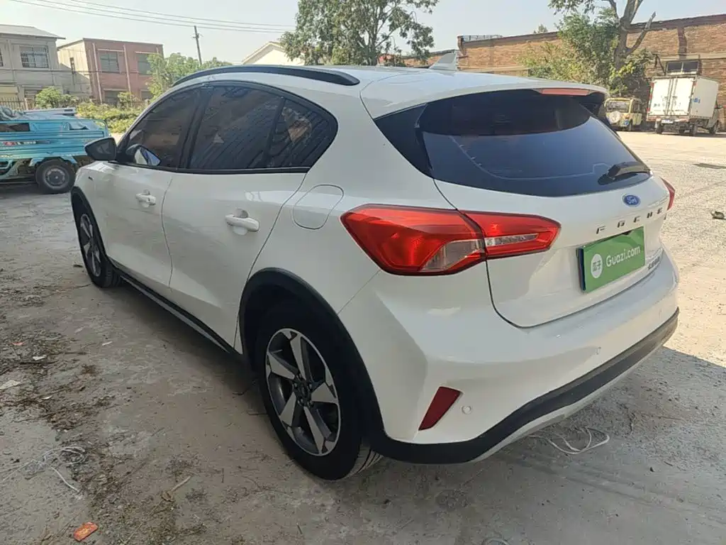 Ford Focus Active — миниатюра 5
