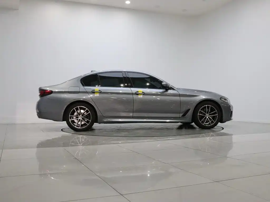 BMW 5 Series (Import) — миниатюра 7