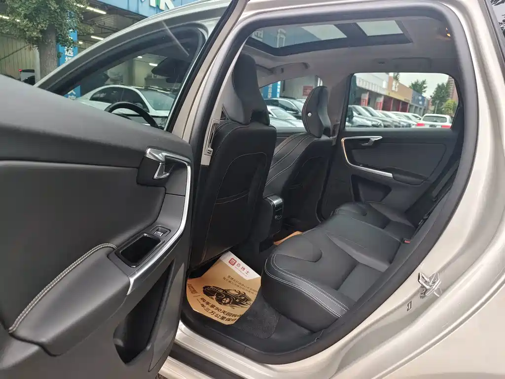 Volvo XC60 — миниатюра 12