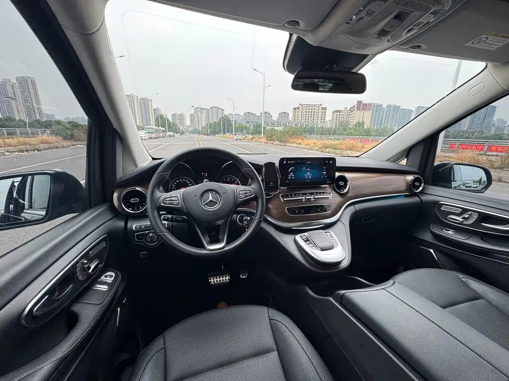 Mercedes-Benz V-Class — миниатюра 27