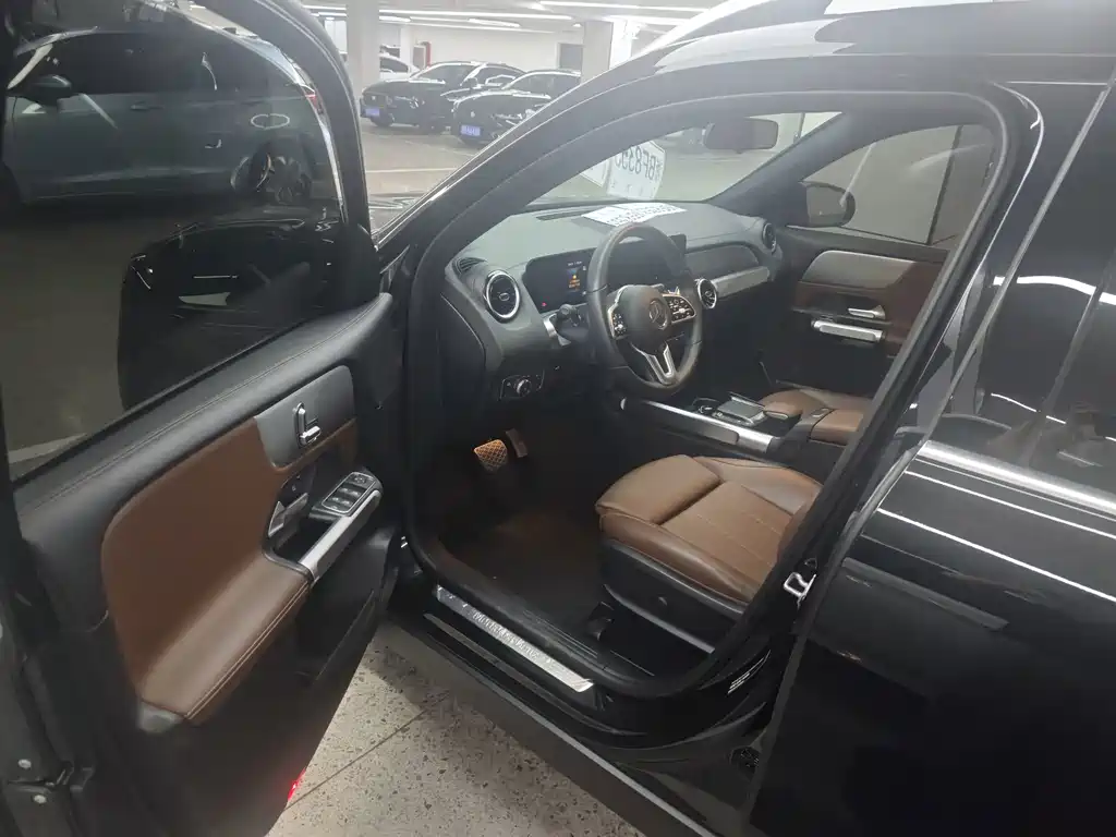 Mercedes-Benz GLB — миниатюра 9