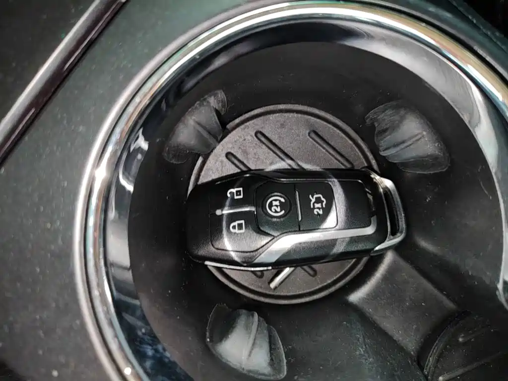 Ford Explorer (Import) — миниатюра 9