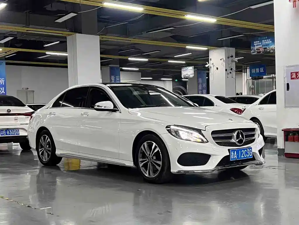 Mercedes-Benz C-Class — миниатюра 3