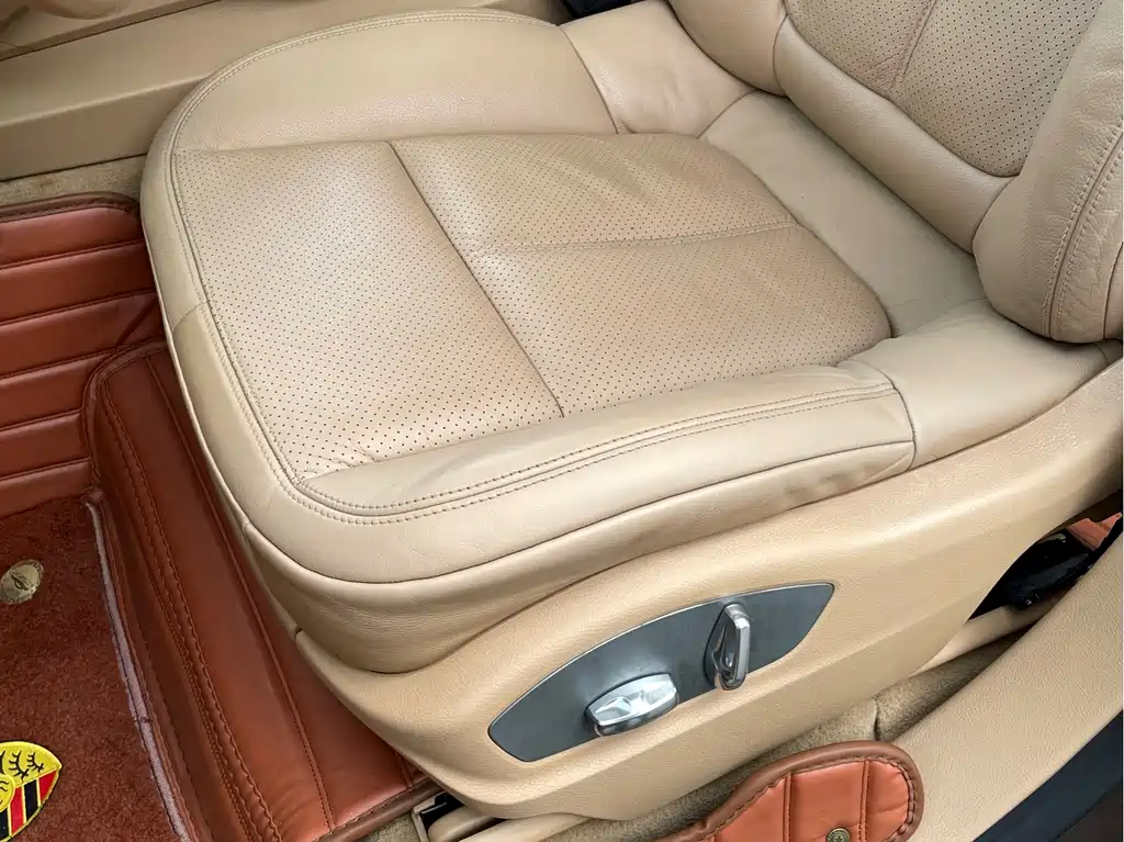 Porsche Cayenne — миниатюра 15