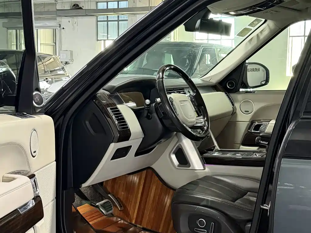 Land Rover Range Rover — миниатюра 5