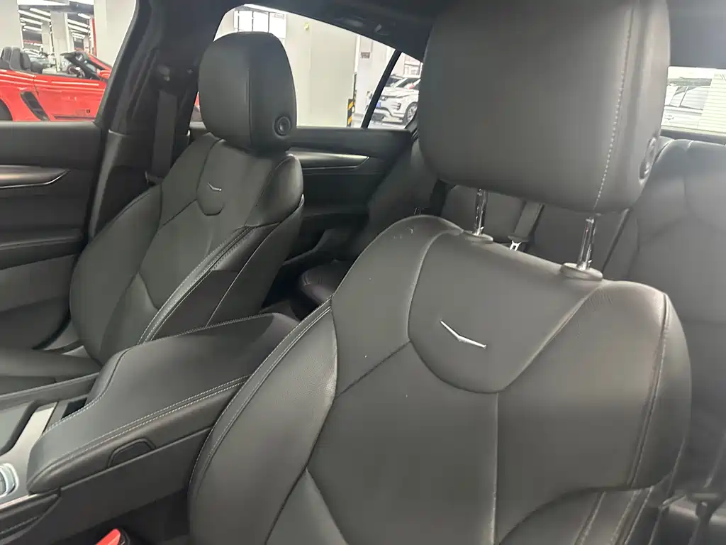Cadillac CT5 — миниатюра 11