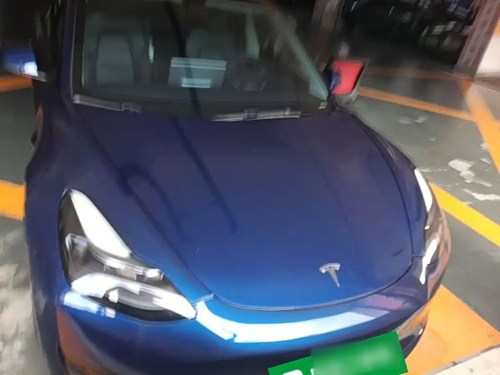 Tesla Model 3 — миниатюра 3