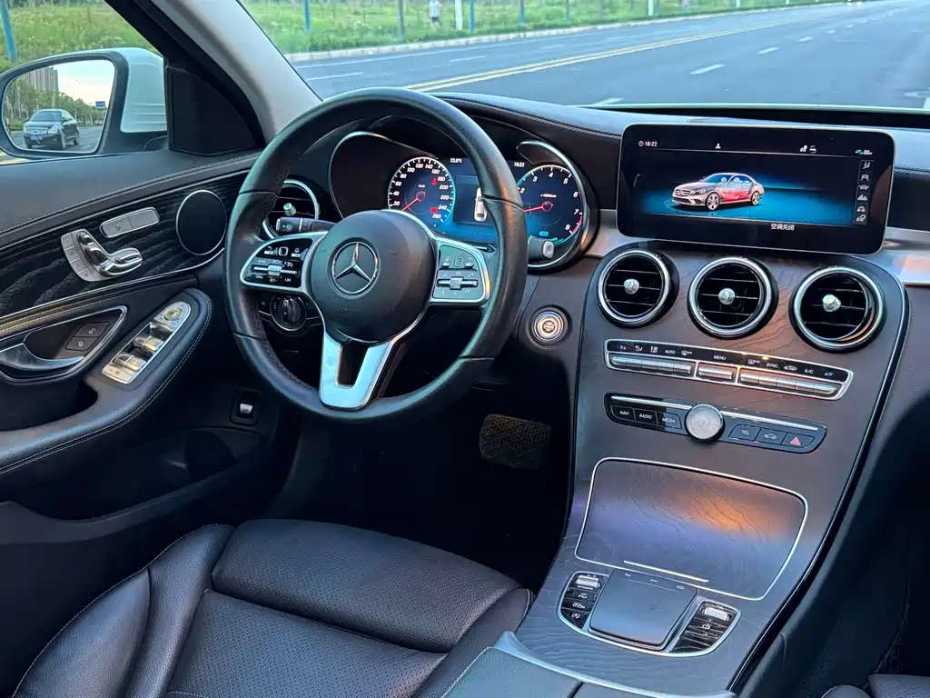 Mercedes-Benz C-Class — миниатюра 16