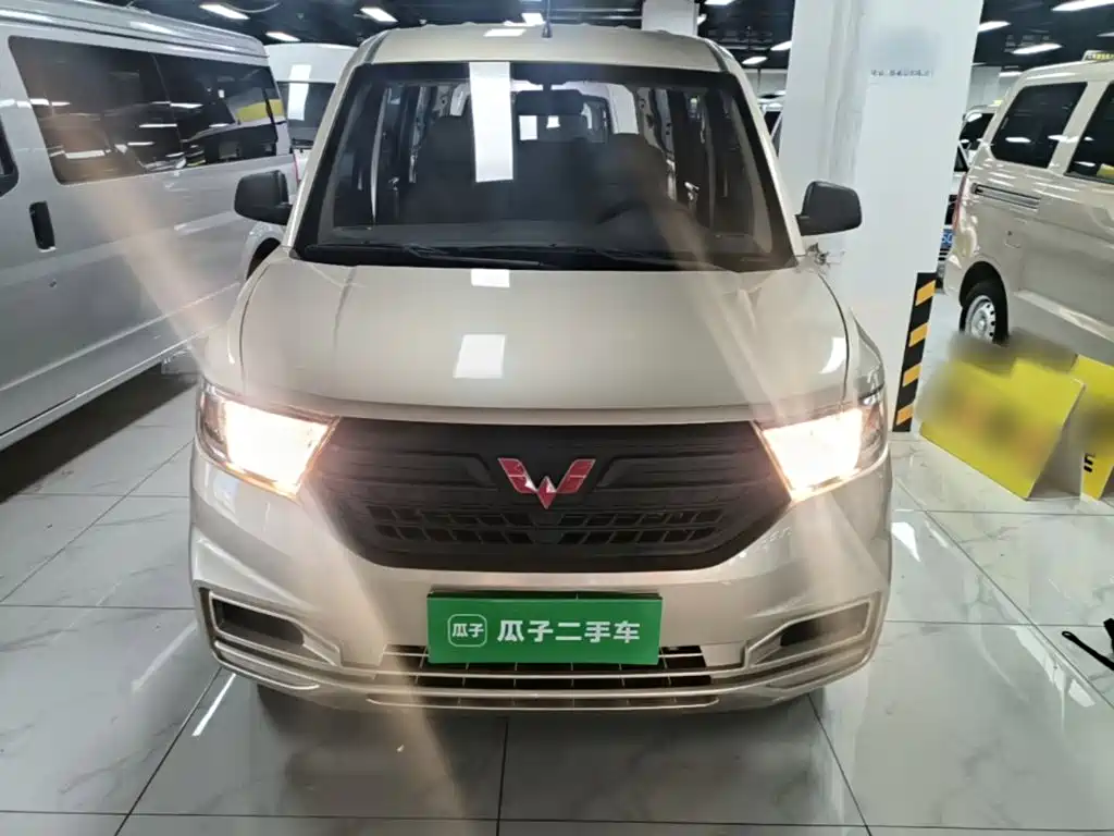 Wuling Hongguang V — миниатюра 3