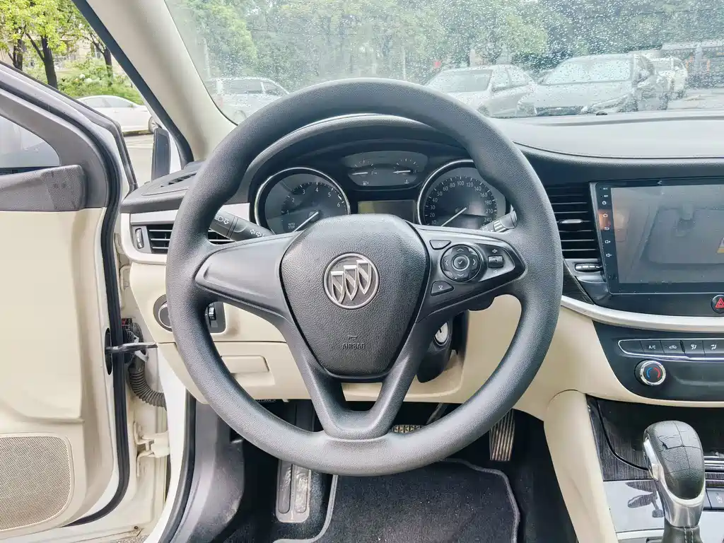 Buick Verano — миниатюра 9