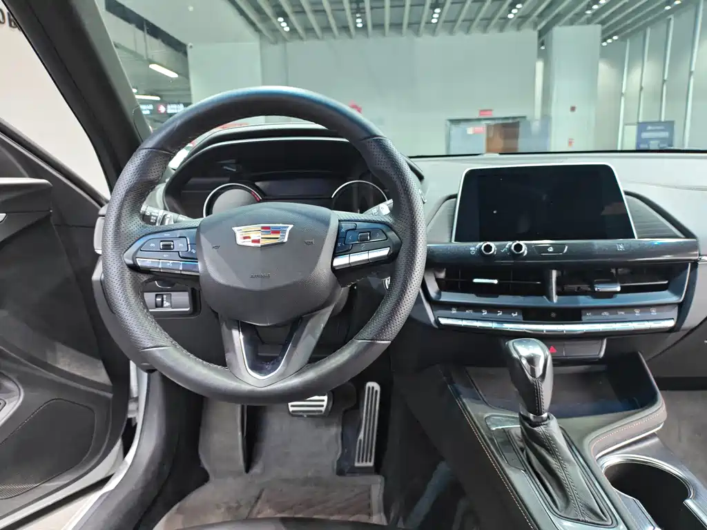 Cadillac CT4 — миниатюра 5