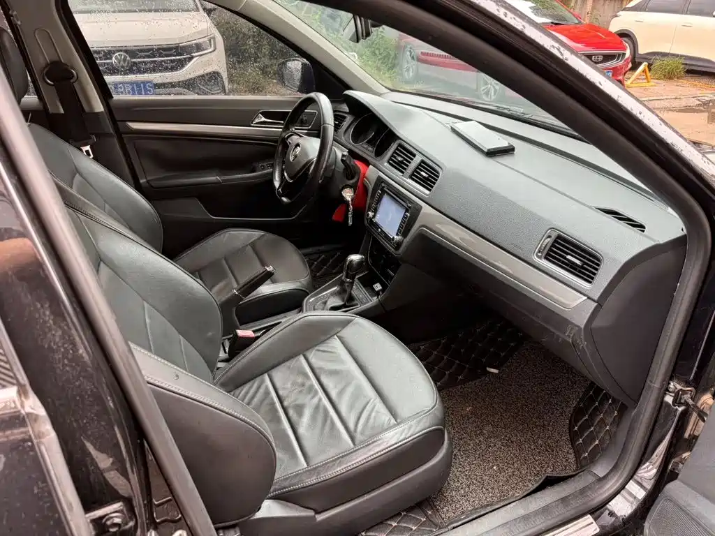 Volkswagen Lavida — миниатюра 11