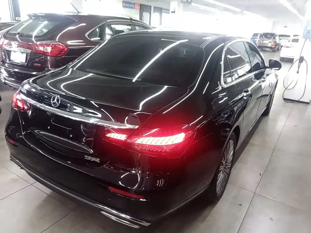 Mercedes-Benz E-Class — миниатюра 7