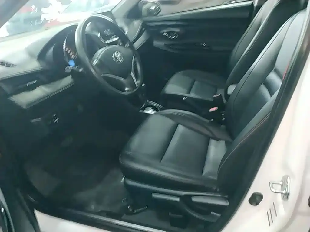 Toyota Yaris L — миниатюра 15