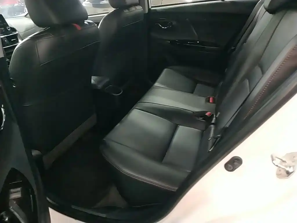 Toyota Yaris L — миниатюра 17