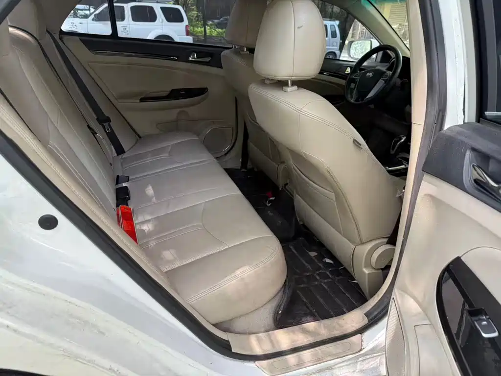 BYD e5 — миниатюра 8