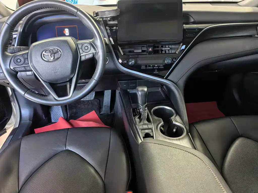Toyota Camry — миниатюра 13