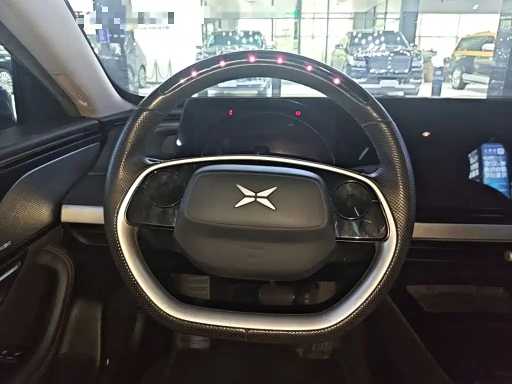XPeng P7 — миниатюра 11