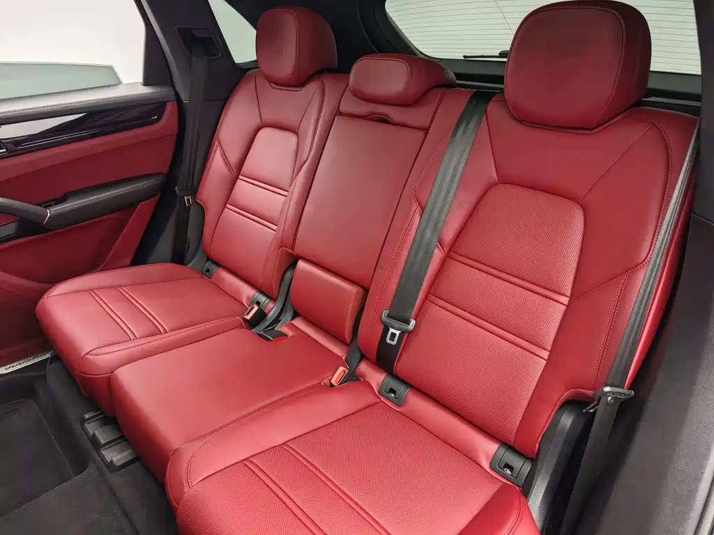 Porsche Cayenne — миниатюра 12