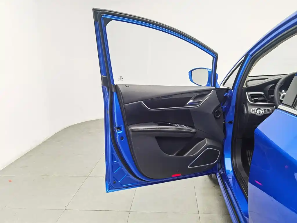 BYD MAX — миниатюра 8