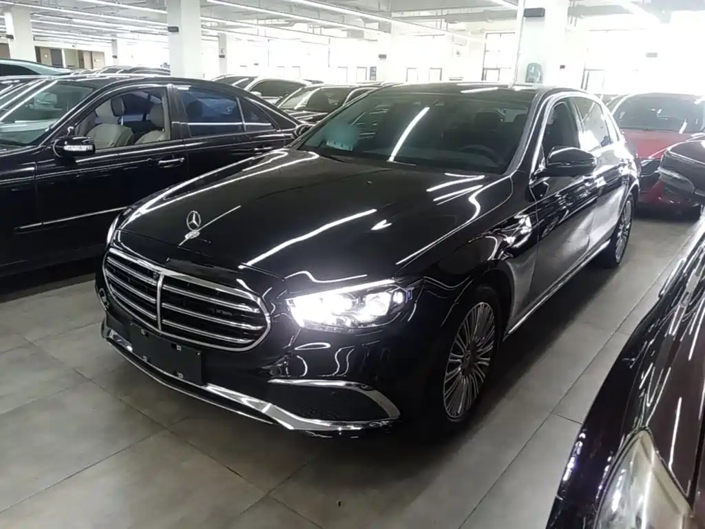 Mercedes-Benz E-Class — миниатюра 2