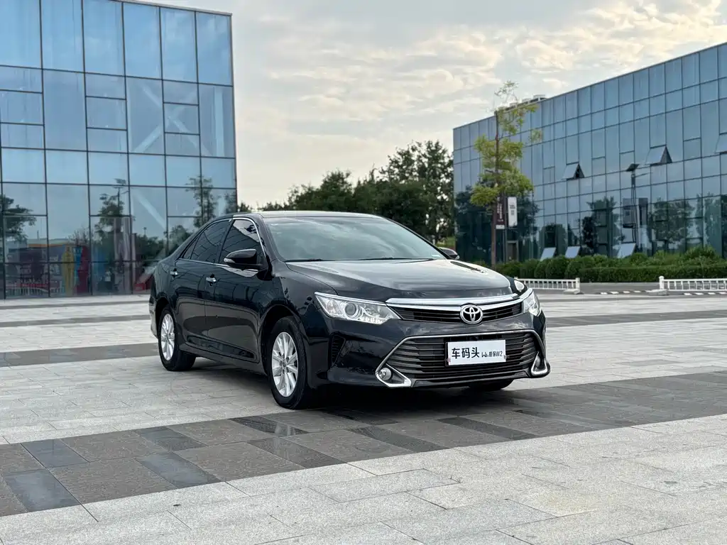Toyota Camry 2015 2.0G Lead