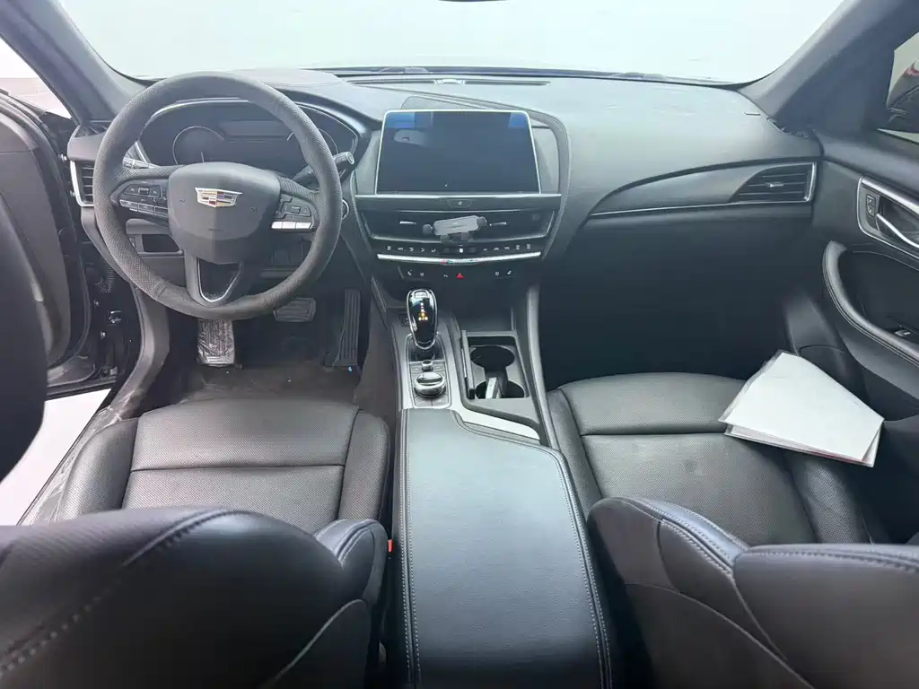 Cadillac CT5 — миниатюра 11