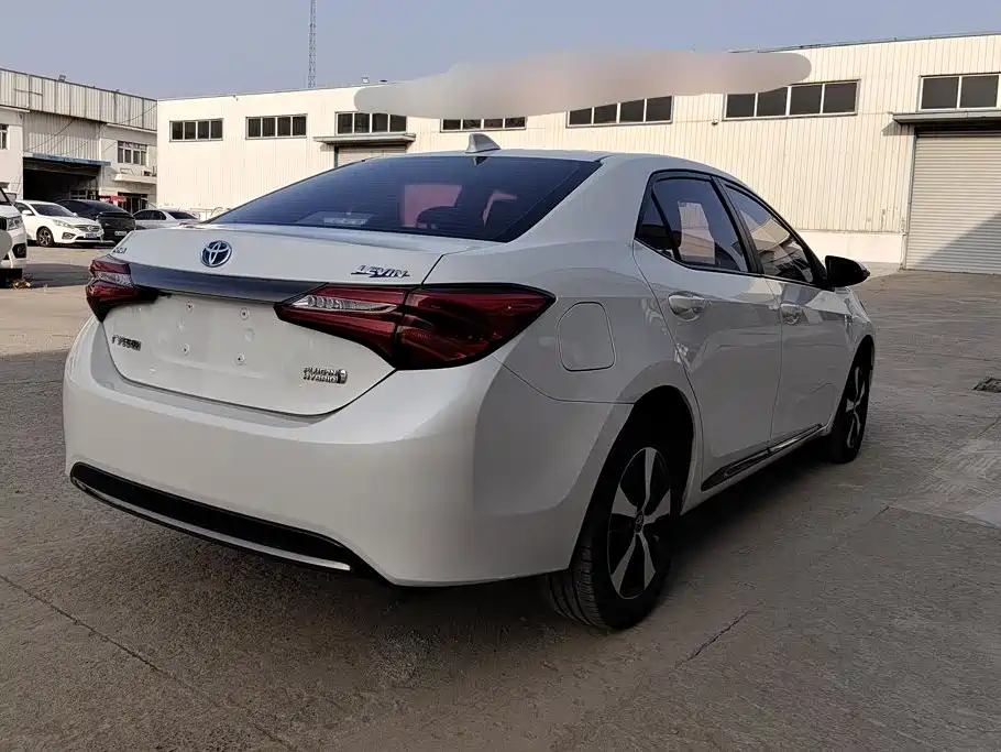 Toyota Levin Twin Engine E+ — миниатюра 3