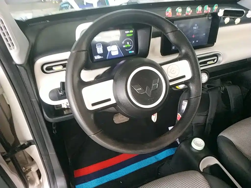 Wuling MINIEV — миниатюра 11