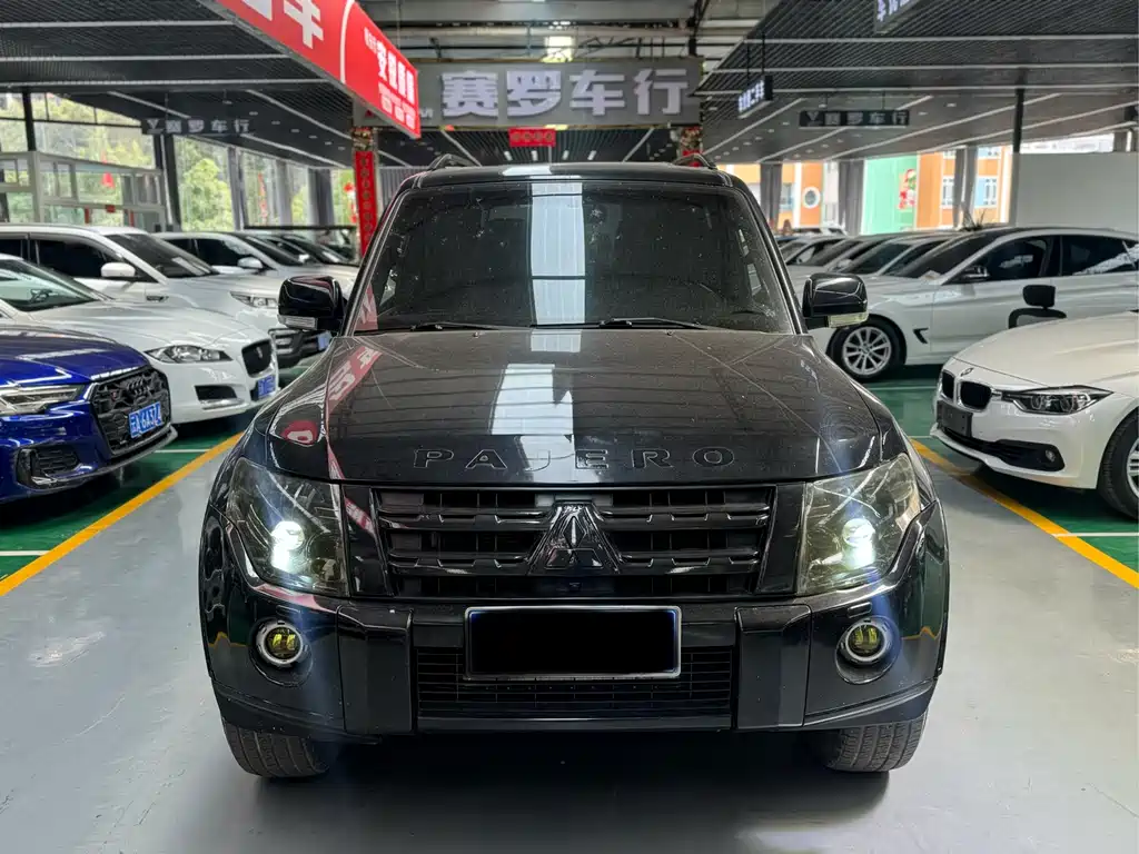 Mitsubishi Pajero (Import) — миниатюра 2