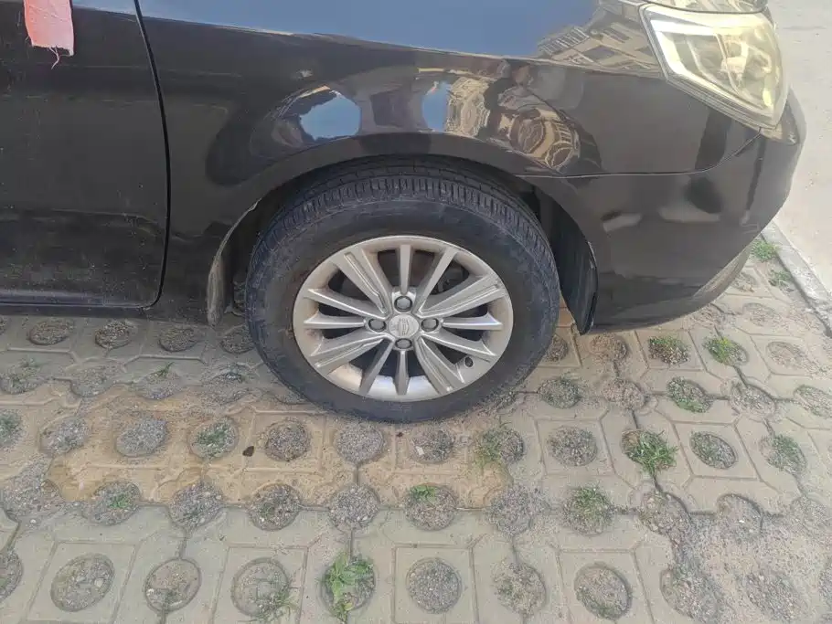Geely King Kong — миниатюра 6