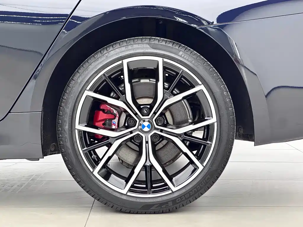 BMW 5 Series — миниатюра 15