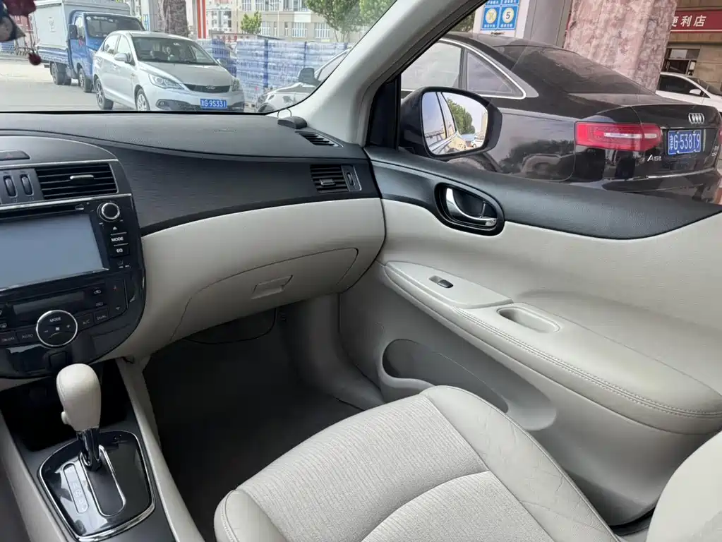 Nissan Tiida — миниатюра 14