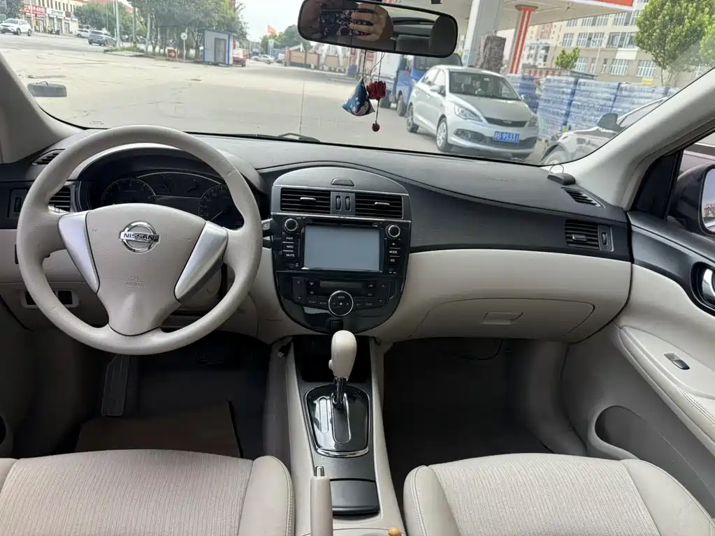 Nissan Tiida — миниатюра 11