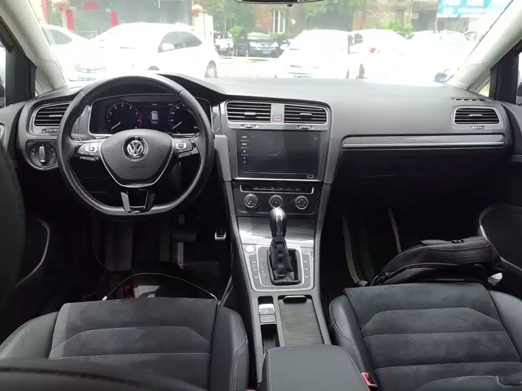 Volkswagen Golf — миниатюра 10