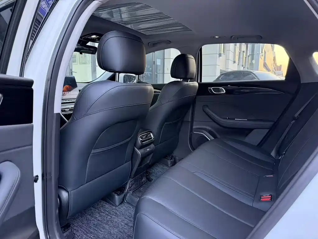 Geely Emgrand — миниатюра 5