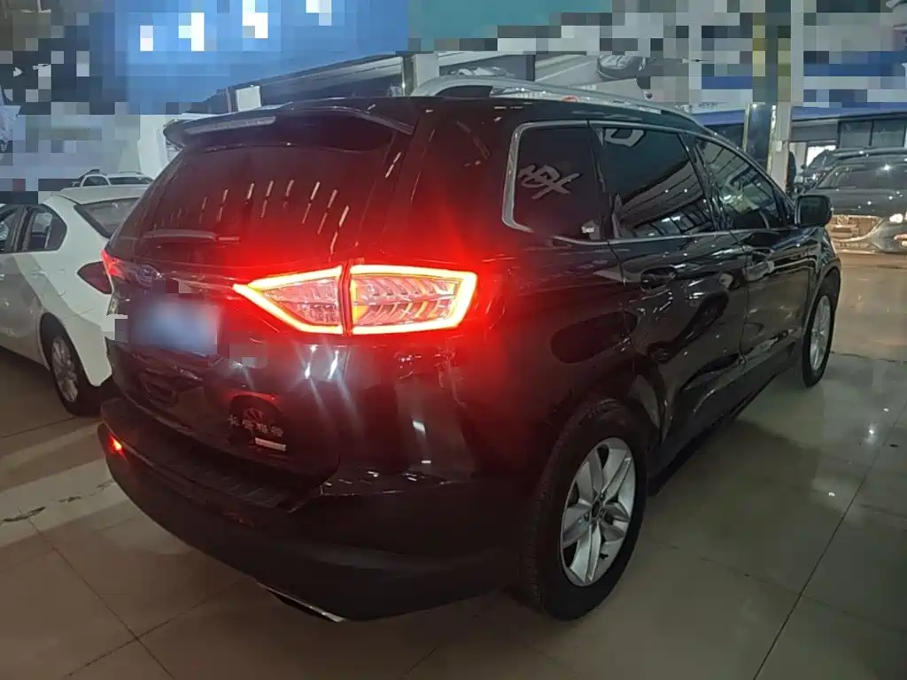 Ford Edge — миниатюра 7