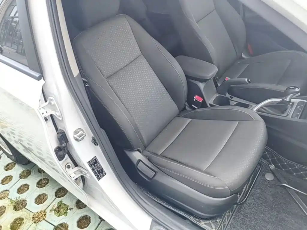 Hyundai Elantra — миниатюра 25