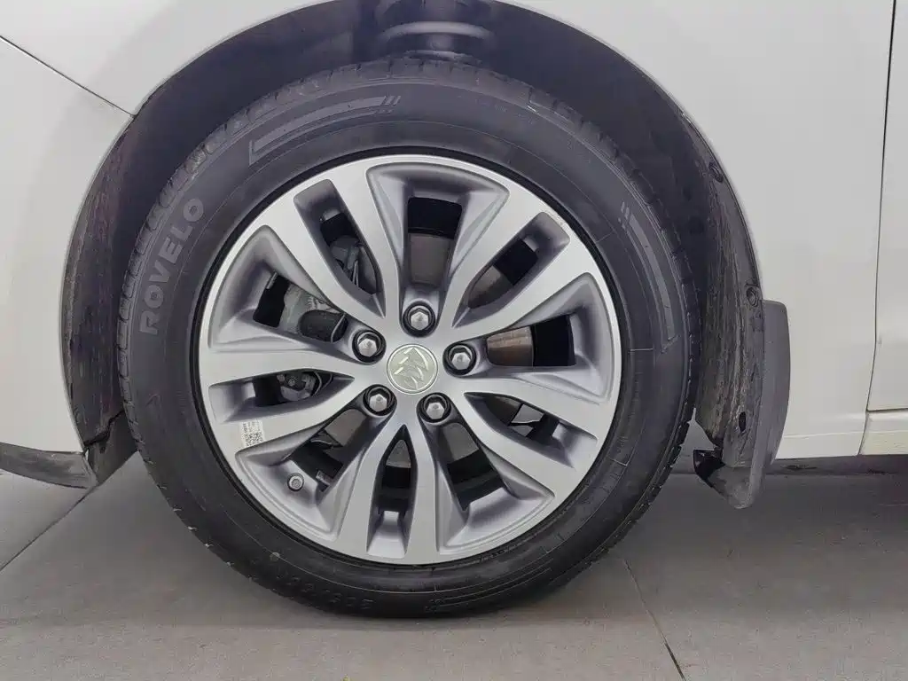 Buick Excelle — миниатюра 17