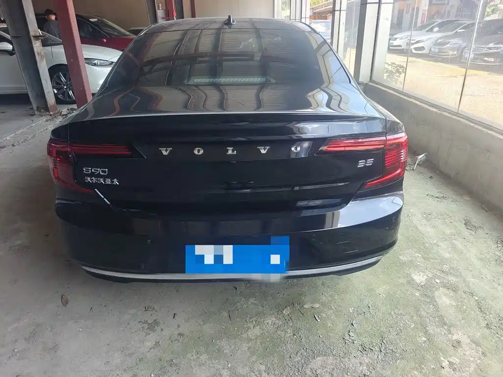 Volvo S90 — миниатюра 5
