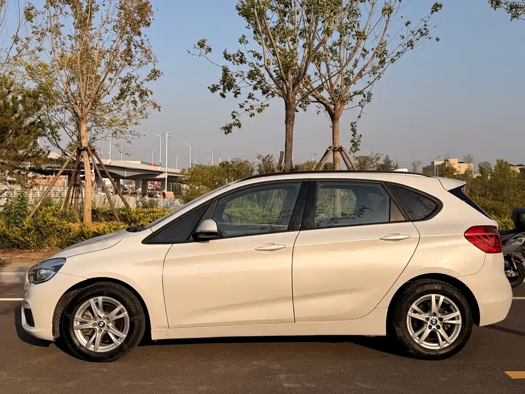 BMW 2 Series Active Tourer — миниатюра 8