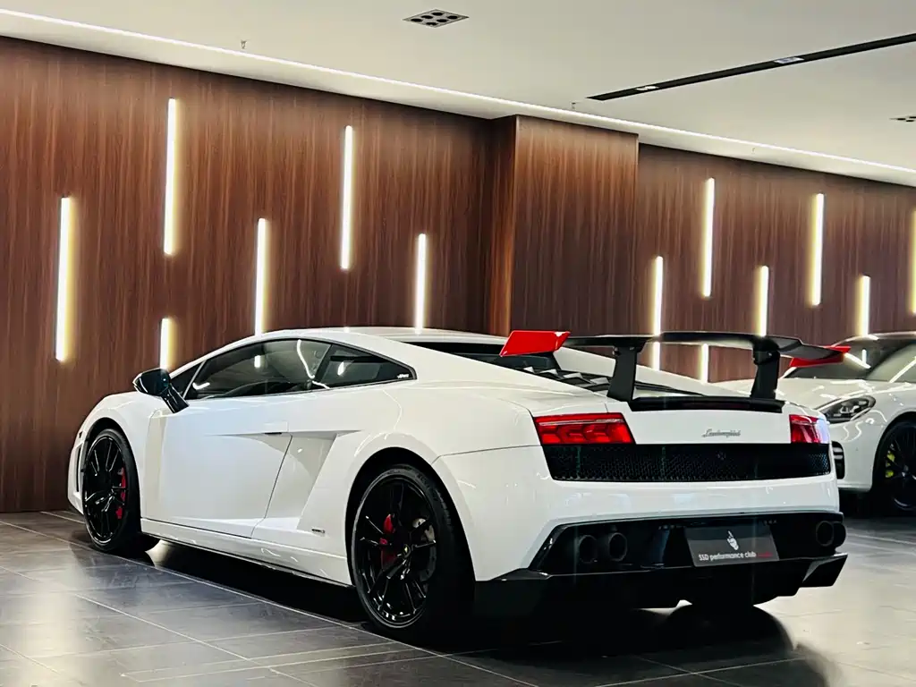 Lamborghini Gallardo 2012 LP 570-4 Super Trofeo Stradale