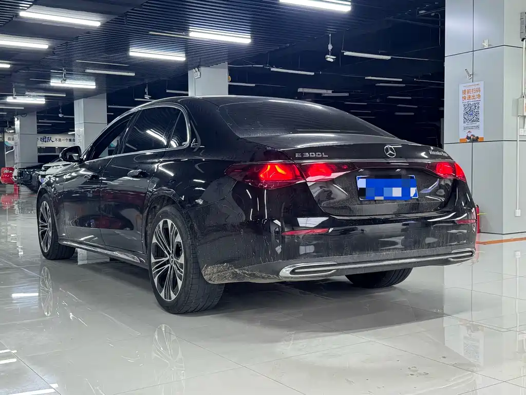 Mercedes-Benz E-Class — миниатюра 10