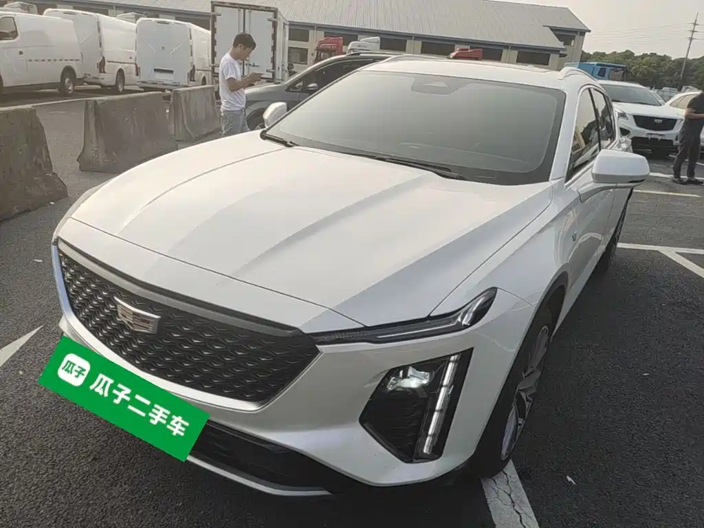 Cadillac GT4 2023 25T Luxury