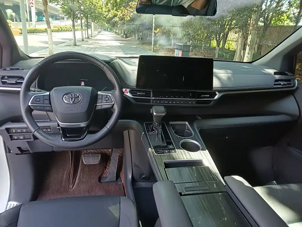 Toyota Sienna 2021 2.5L Luxury