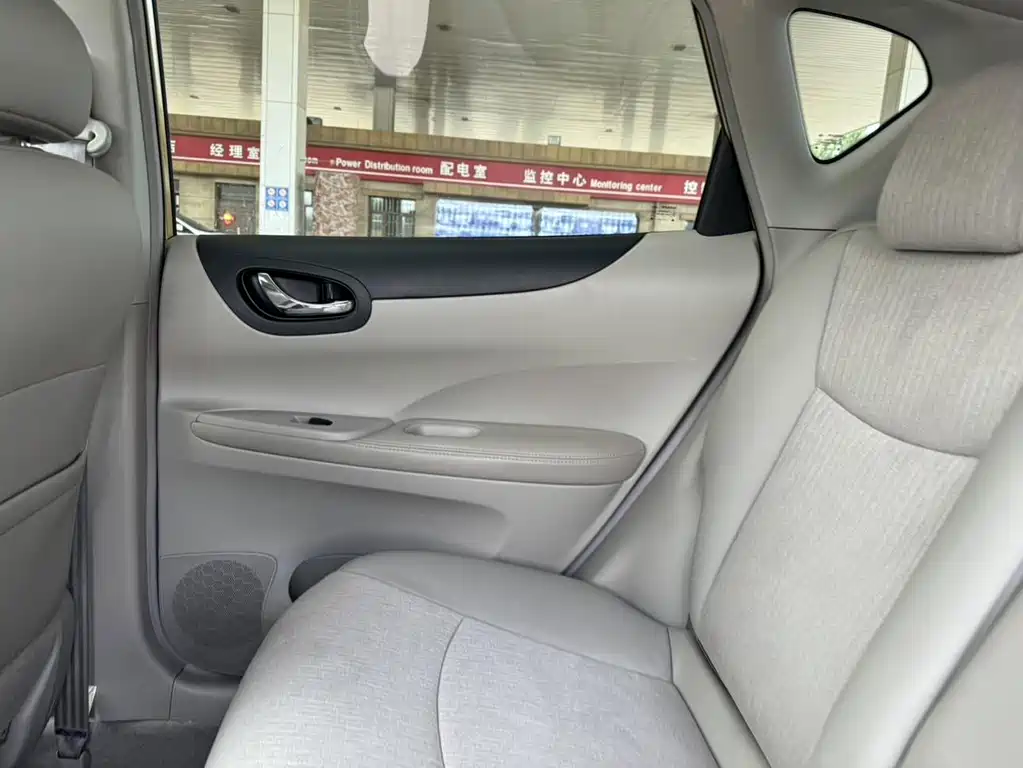 Nissan Tiida — миниатюра 15