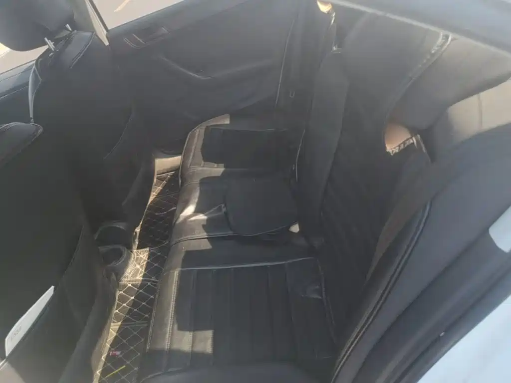 Volkswagen Santana — миниатюра 17